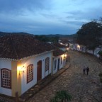 A volta ao mundo em 75 contos fantásticos